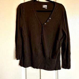 Chico’s brown pullover V neck sweater button embellishment size 3, XL